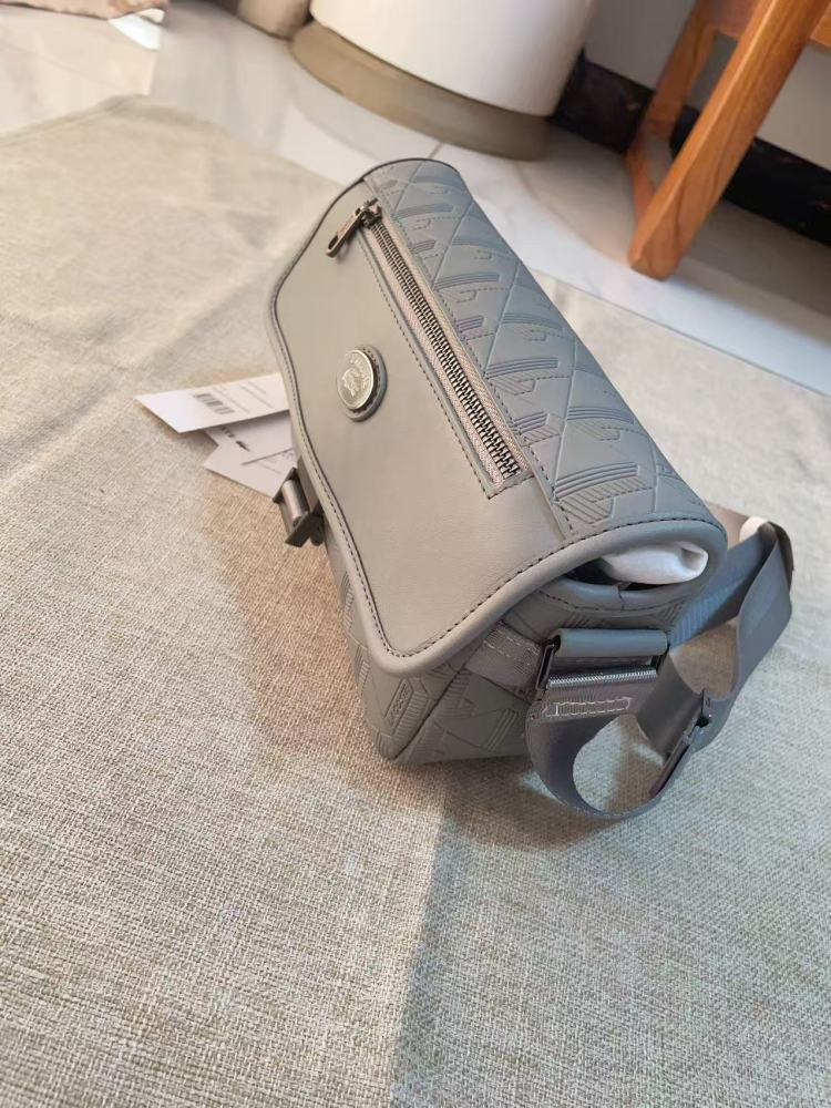 010 Lacoste bag