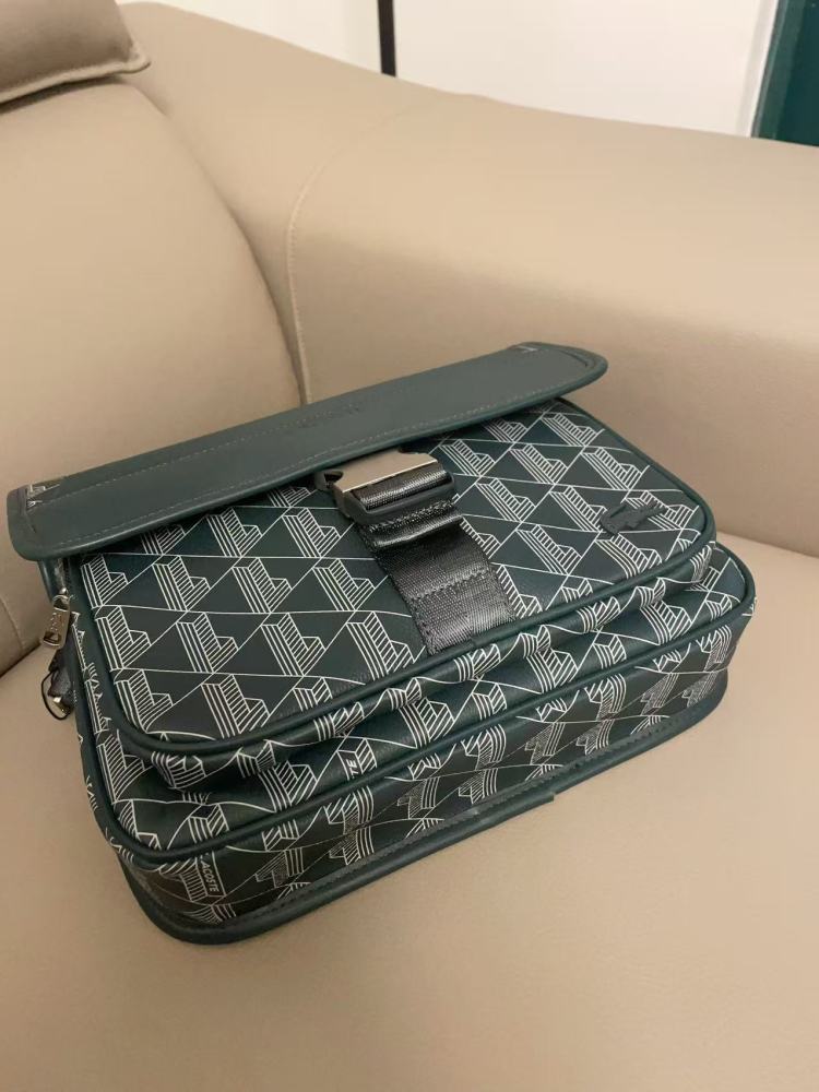 010 Lacoste bag