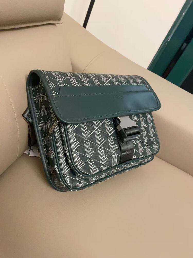 010 Lacoste bag