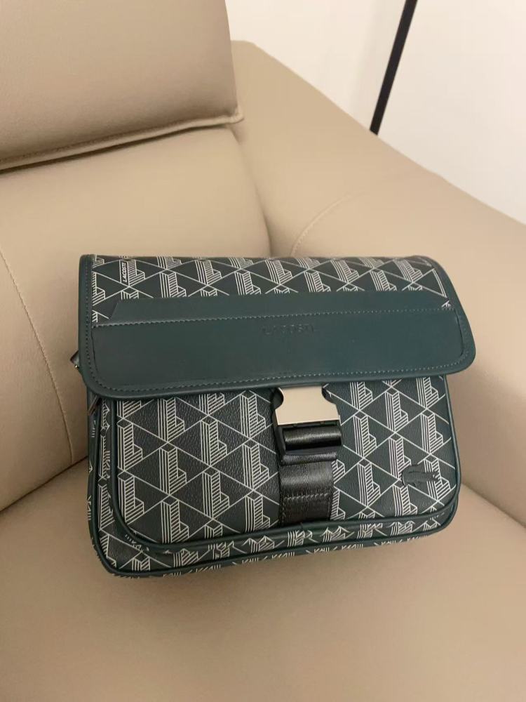 010 Lacoste bag