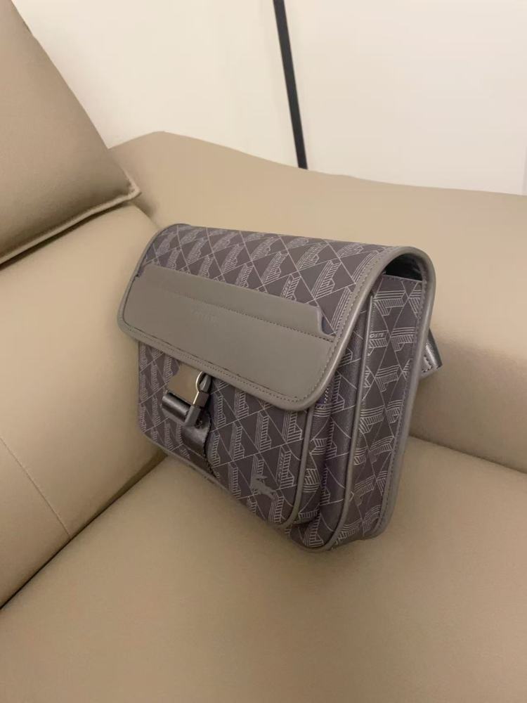 010 Lacoste bag