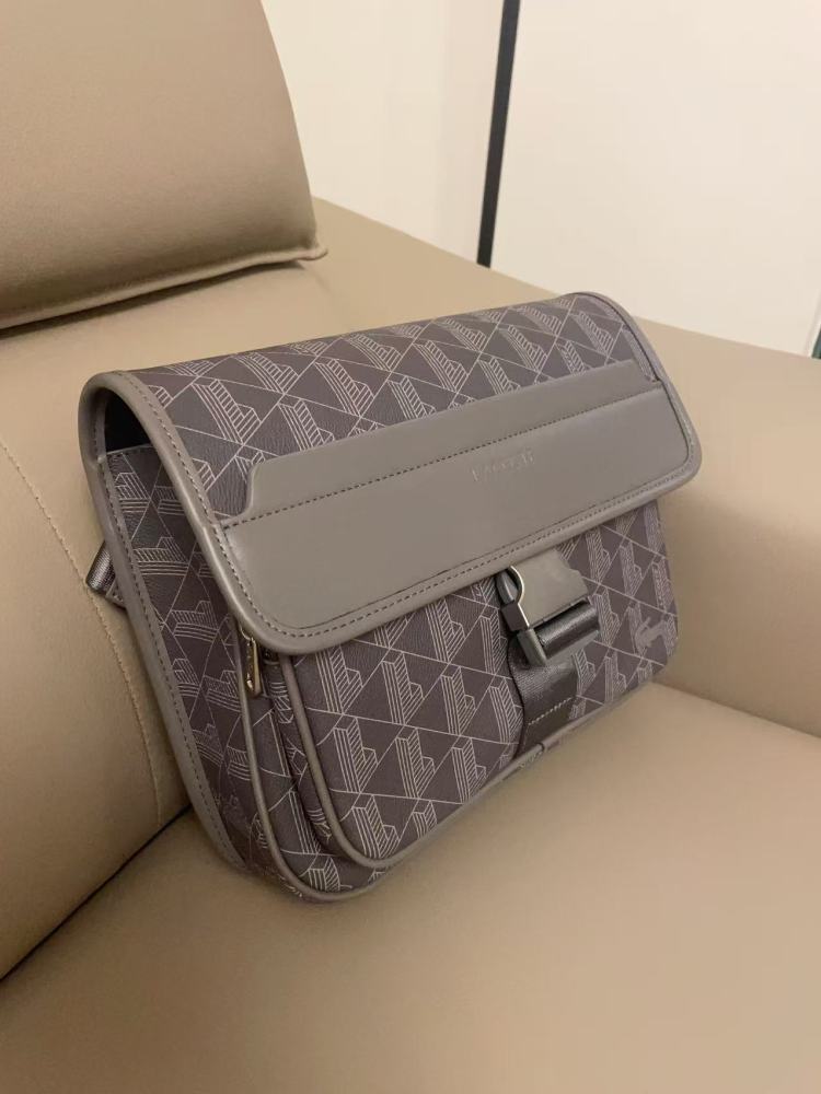 010 Lacoste bag