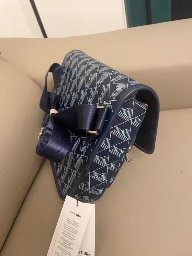 010 Lacoste bag