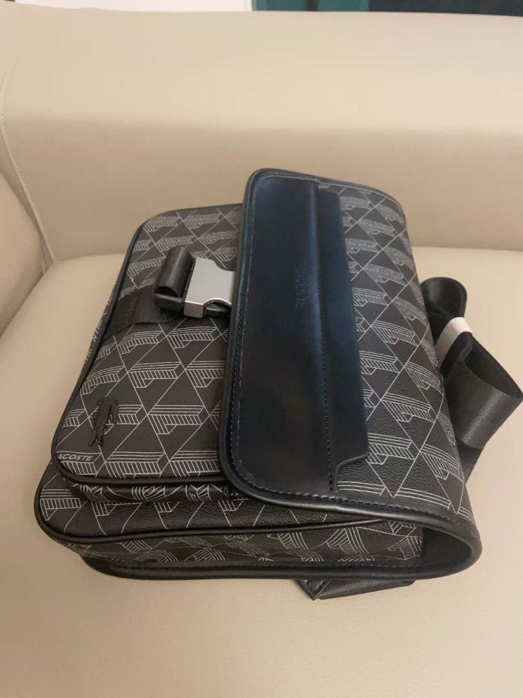 010 Lacoste bag