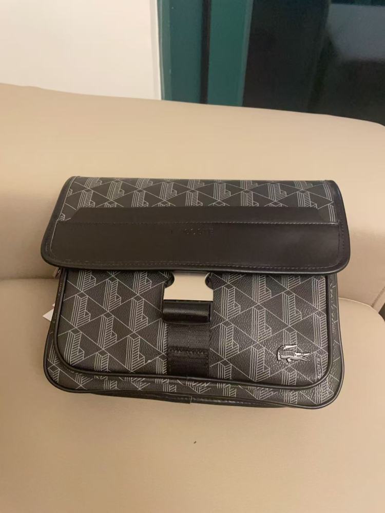 010 Lacoste bag