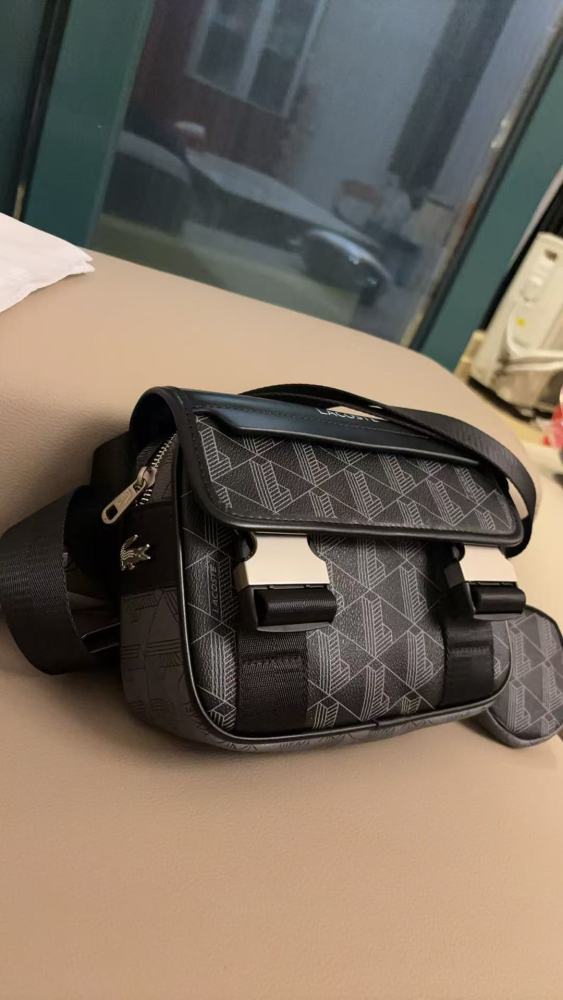 010 Lacoste bag