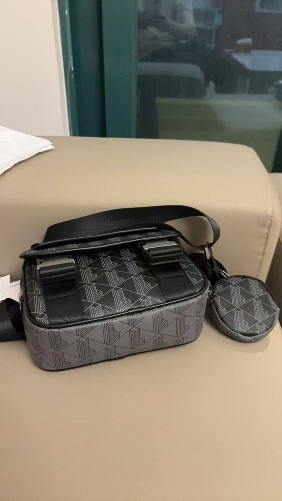 010 Lacoste bag