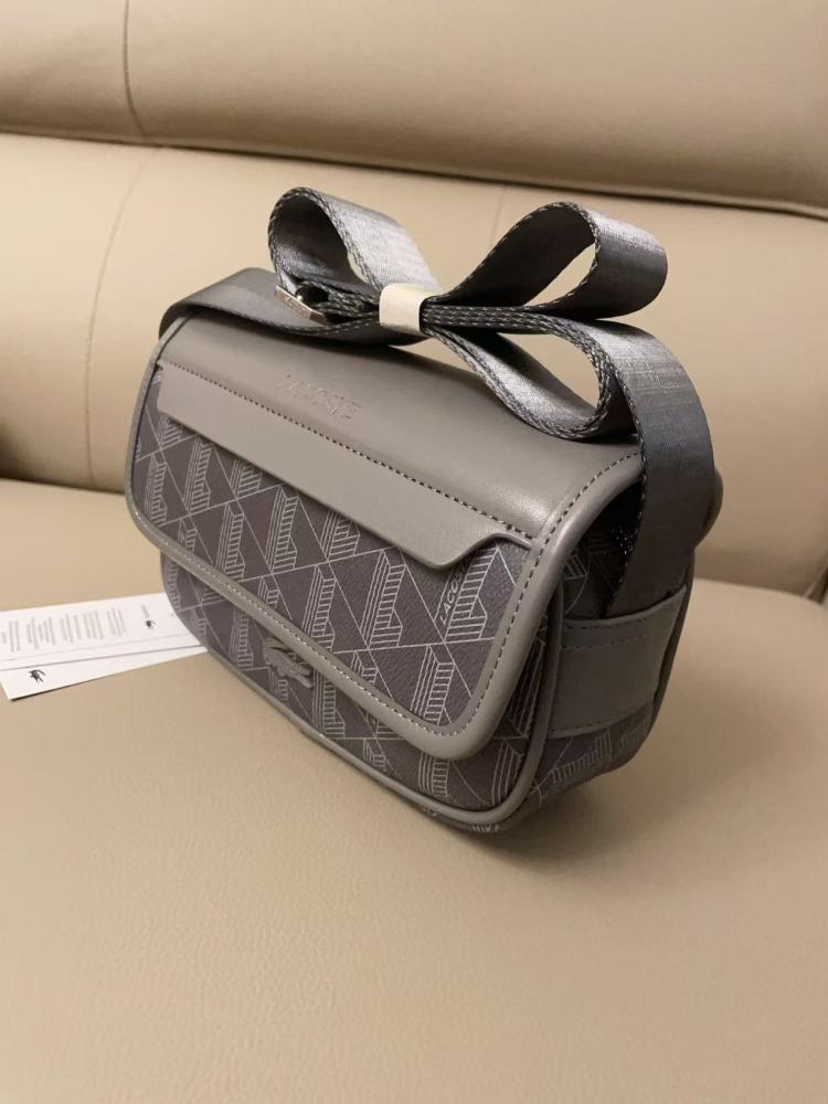 010 Lacoste bag