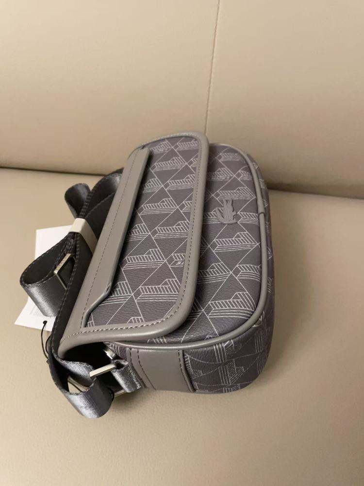 010 Lacoste bag