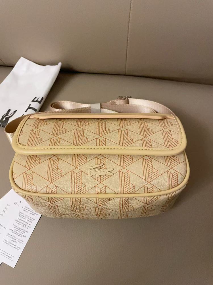 010 Lacoste bag
