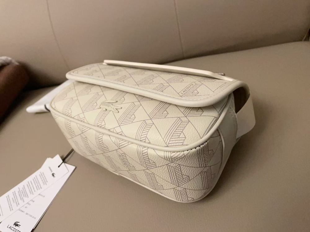 010 Lacoste bag