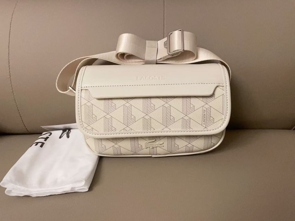 010 Lacoste bag