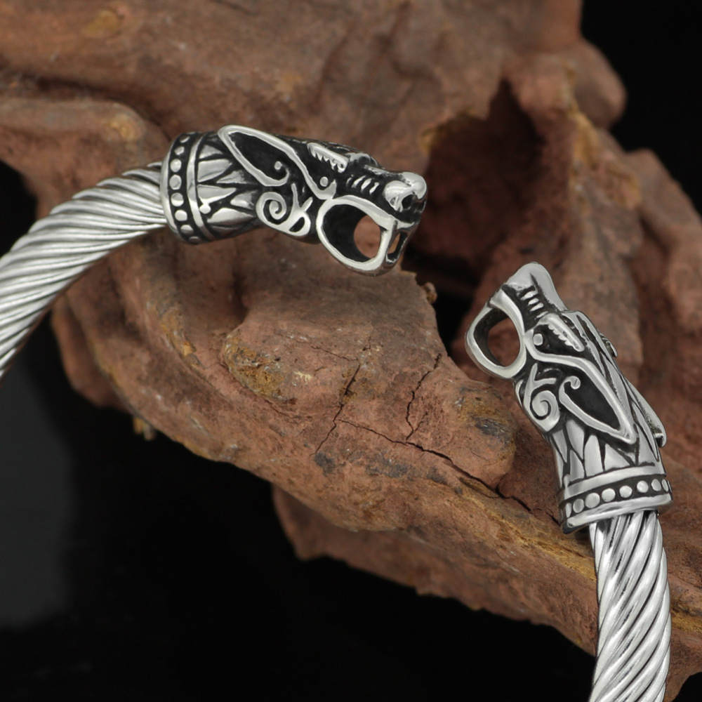 vikings bangle