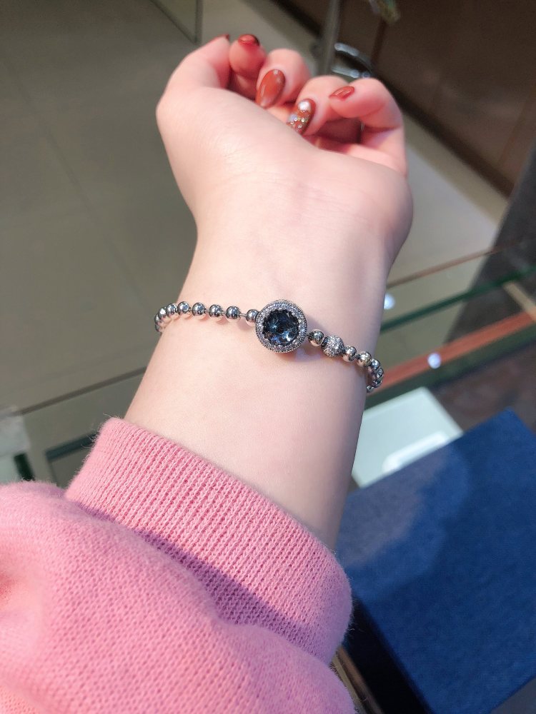 002 Pandora  bracelet