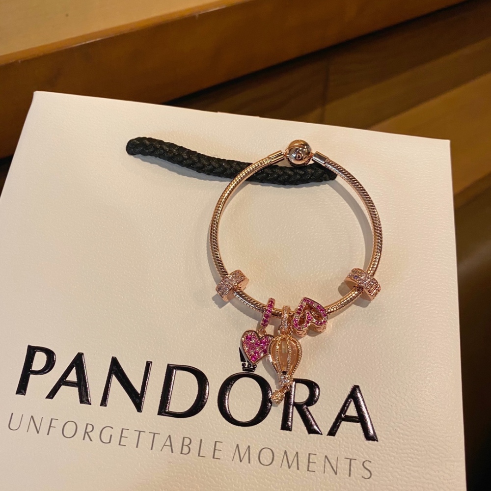 002 Pandora  bracelet