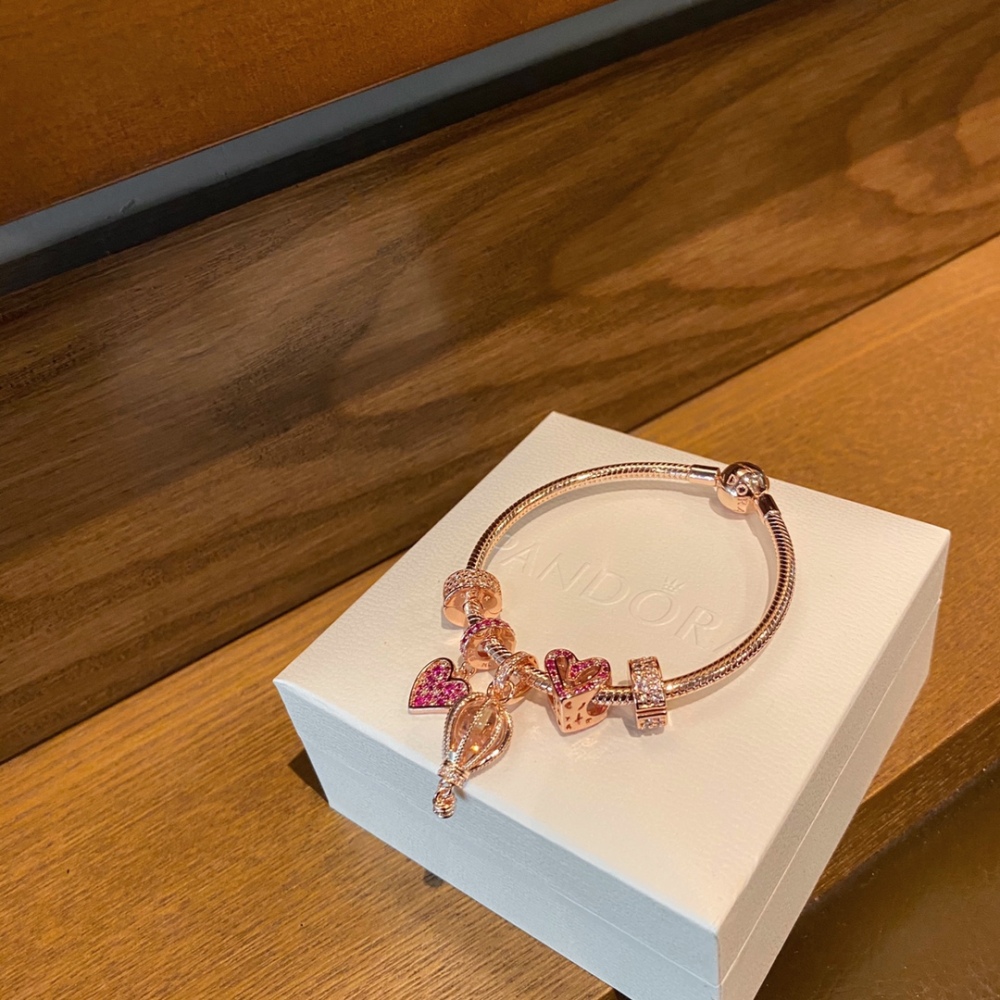 002 Pandora  bracelet