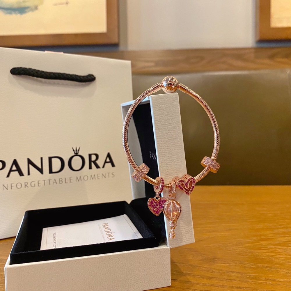 002 Pandora  bracelet