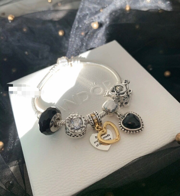 002 Pandora  bracelet