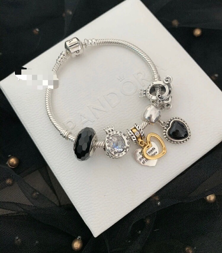 002 Pandora  bracelet