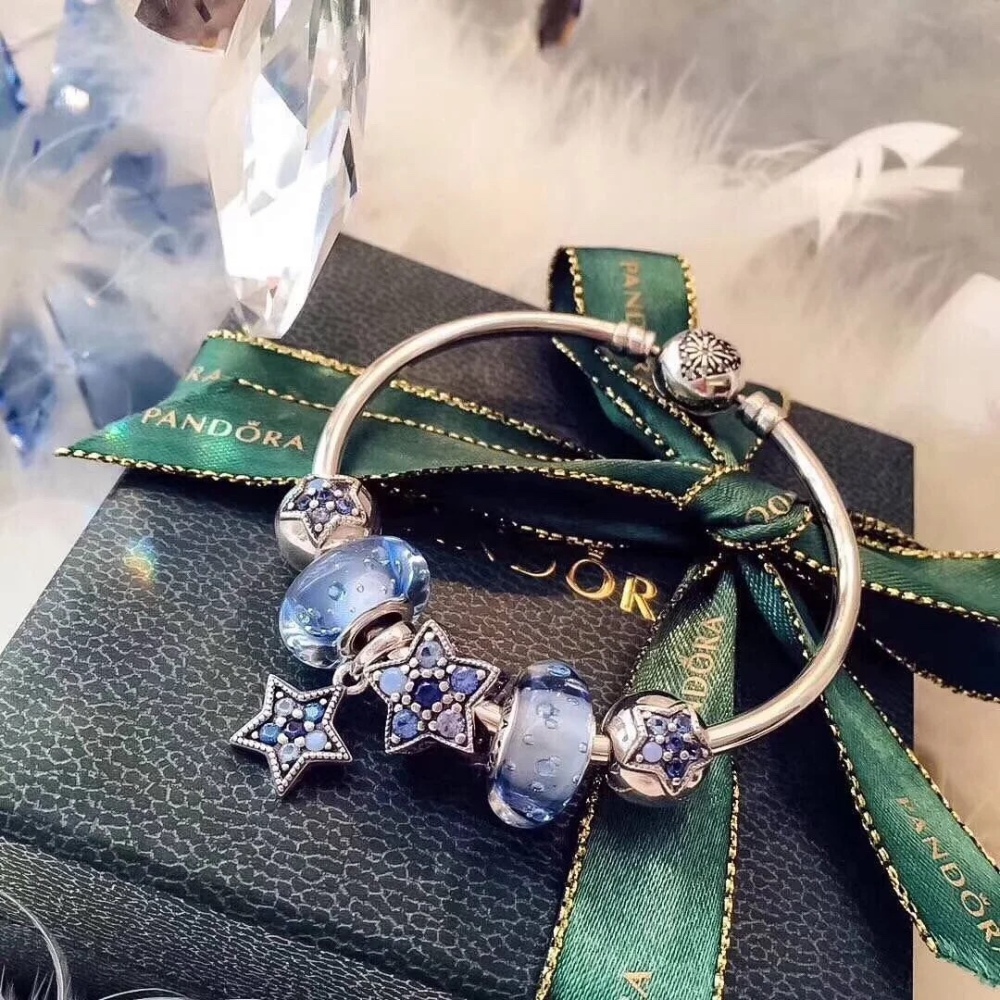 002 Pandora  bracelet