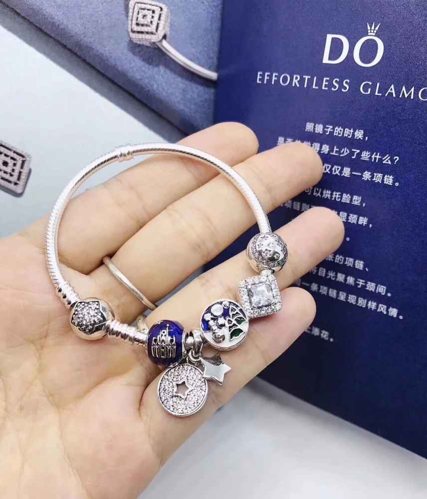 002 Pandora  bracelet