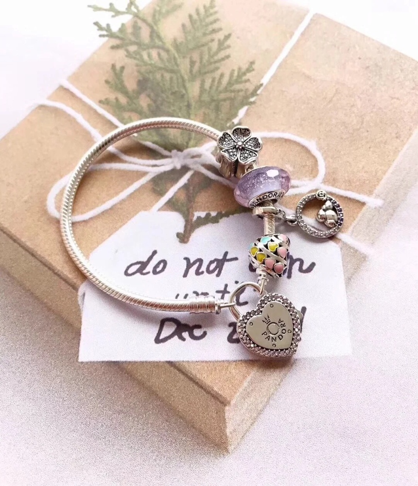 002 Pandora  bracelet