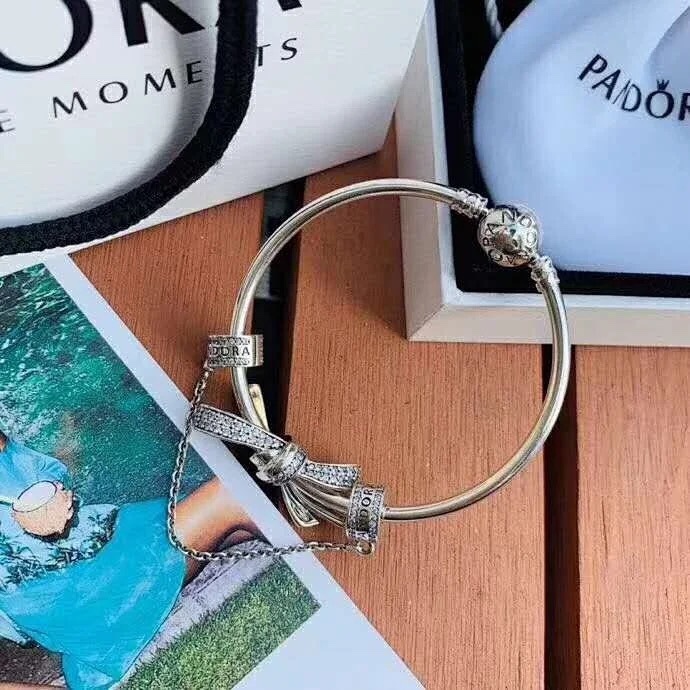 002 Pandora  bracelet