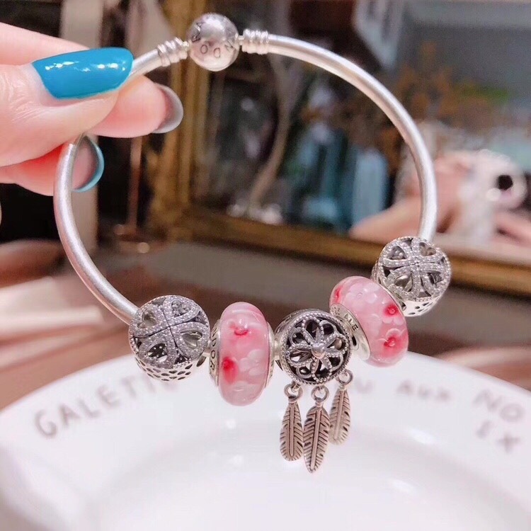 002 Pandora  bracelet
