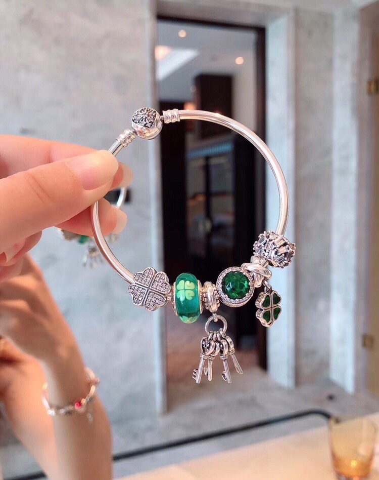 002 Pandora  bracelet