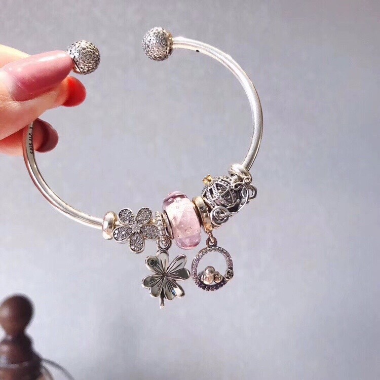 002 Pandora  bracelet