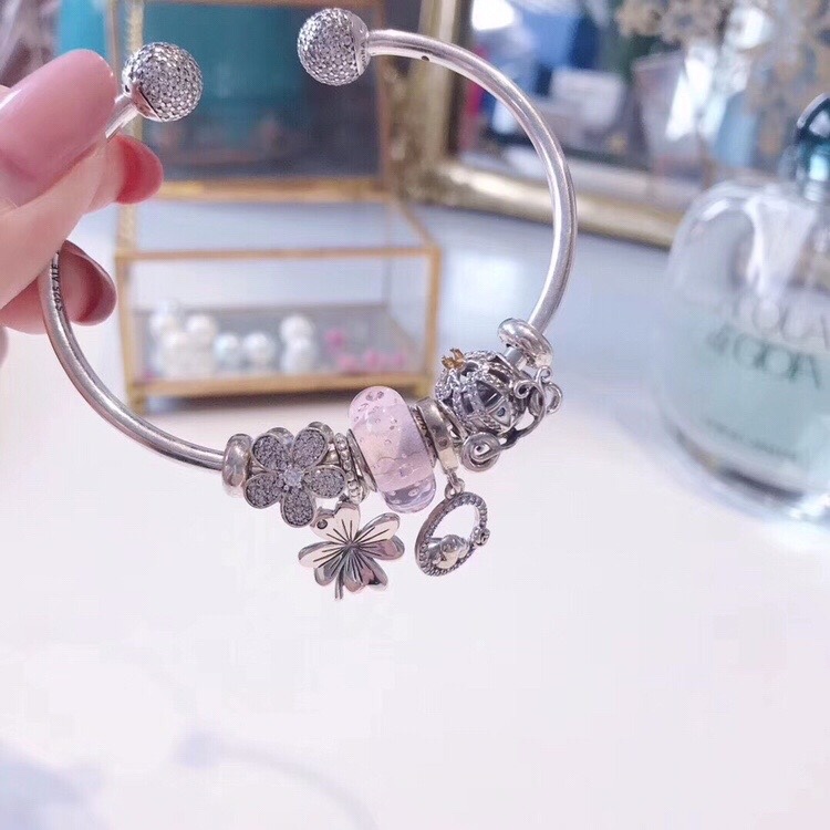 002 Pandora  bracelet