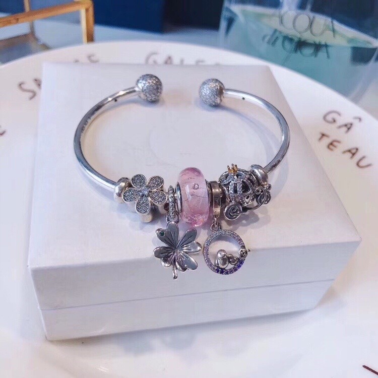 002 Pandora  bracelet