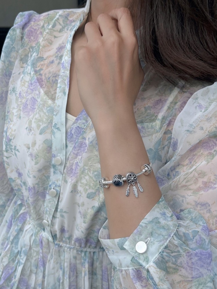 002 Pandora  bracelet