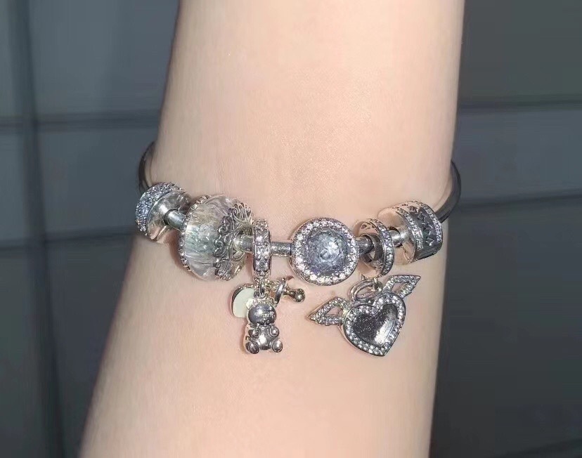 002 Pandora  bracelet