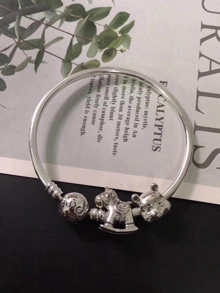 002 Pandora  bracelet