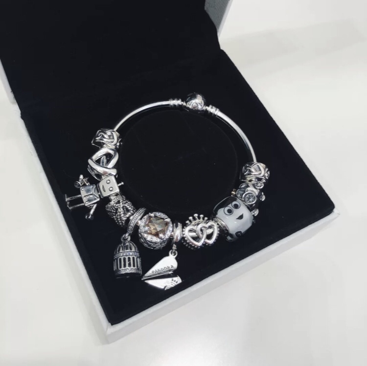 002 Pandora  bracelet