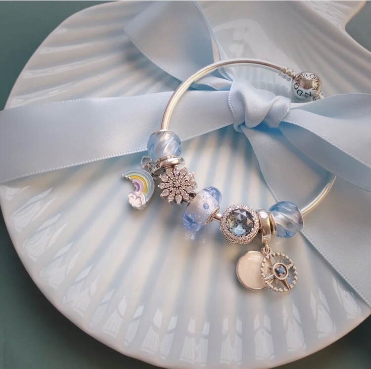 002 Pandora  bracelet