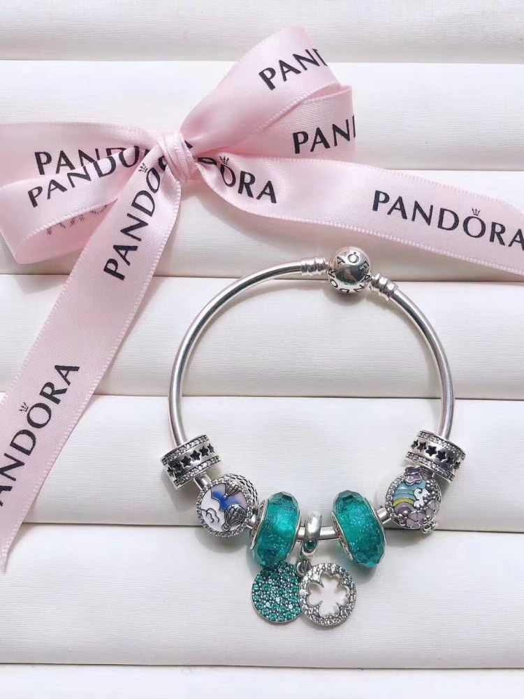 002 Pandora  bracelet