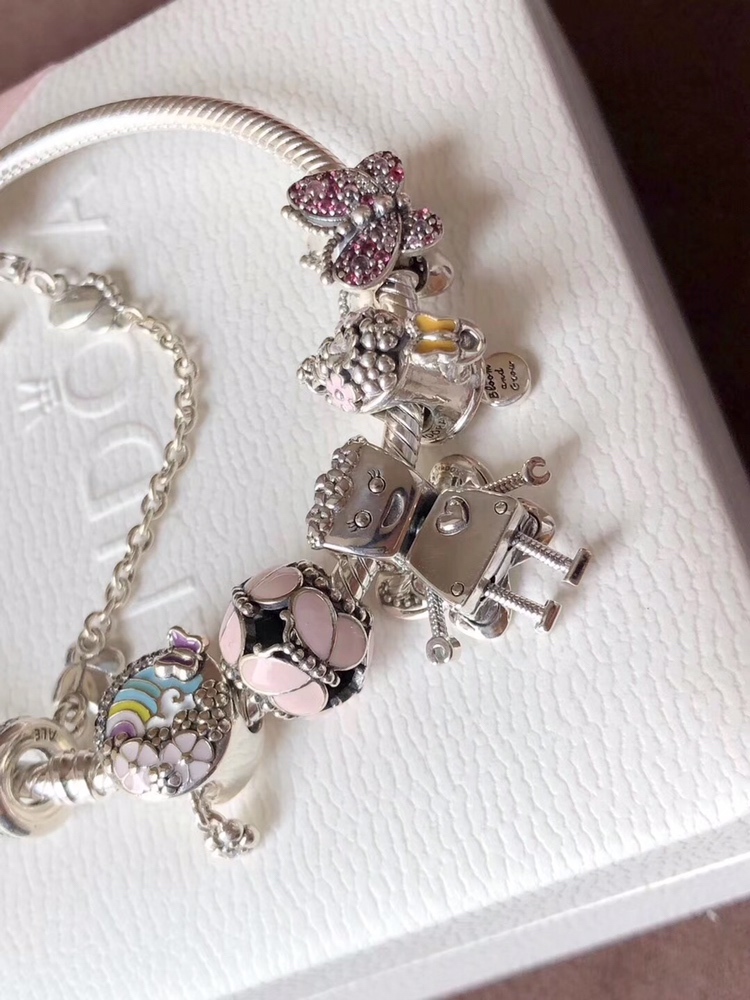002 Pandora  bracelet