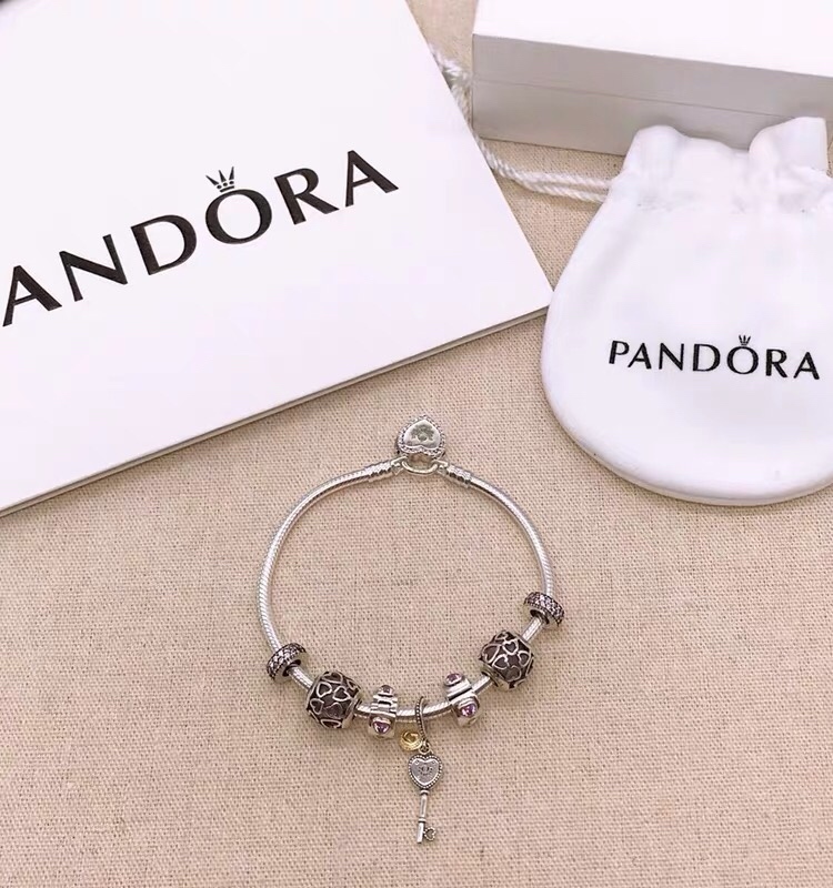 002 Pandora  bracelet
