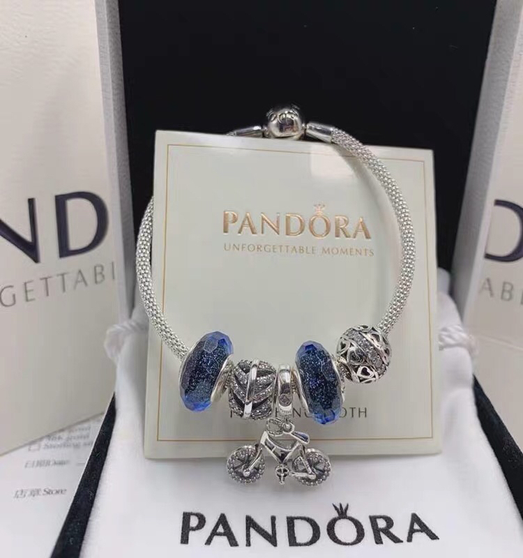 002 Pandora  bracelet