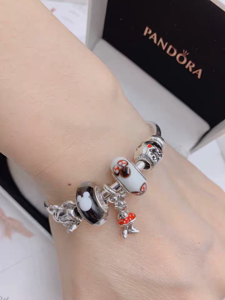 002 Pandora  bracelet