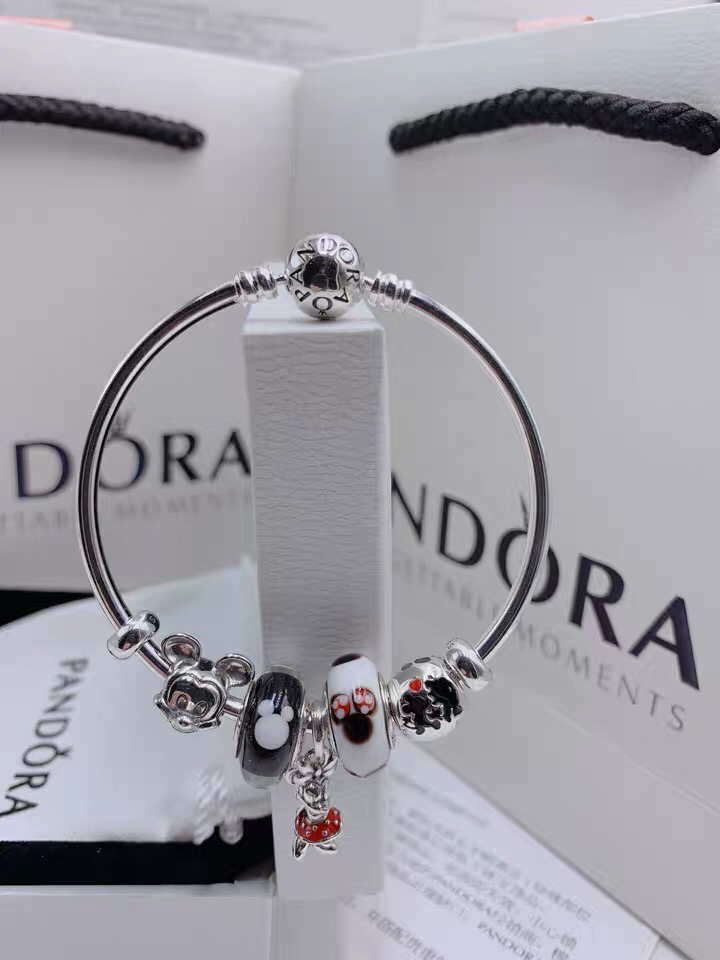 002 Pandora  bracelet