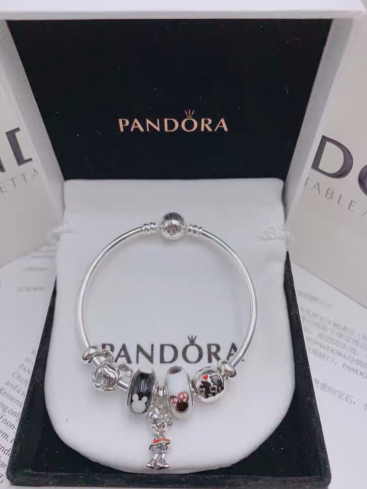 002 Pandora  bracelet