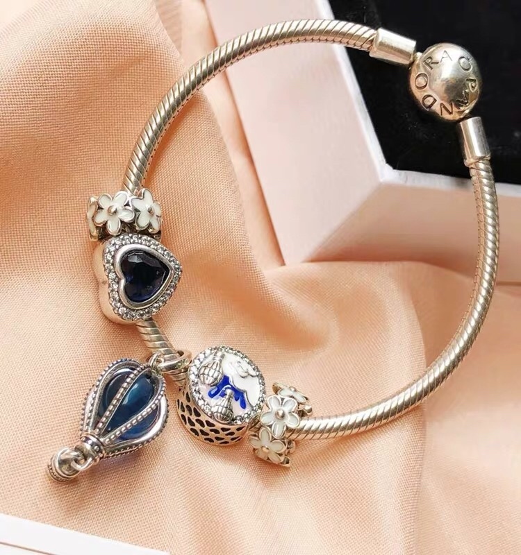 002 Pandora  bracelet