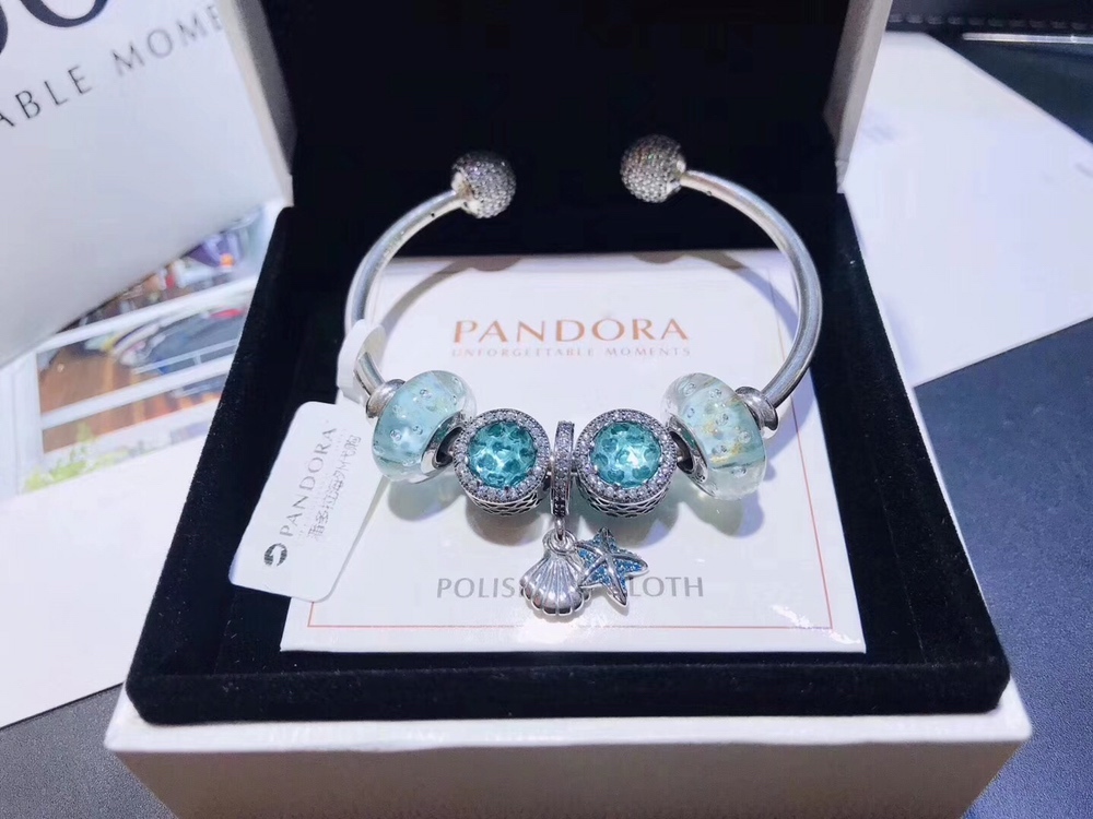 002 Pandora  bracelet