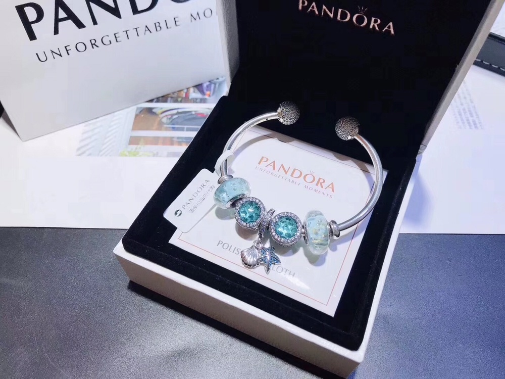 002 Pandora  bracelet