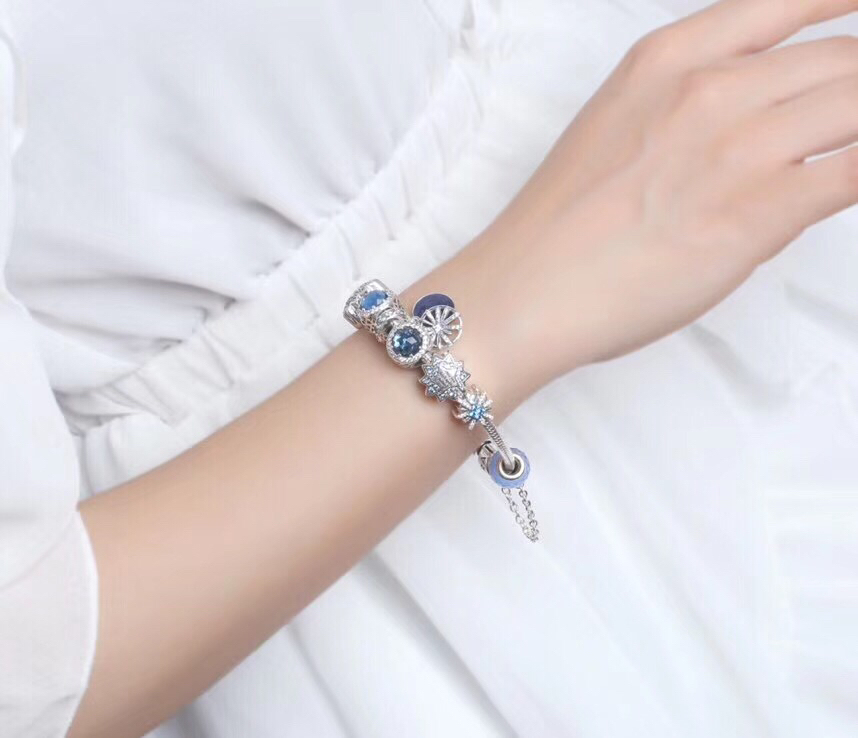 002 Pandora  bracelet