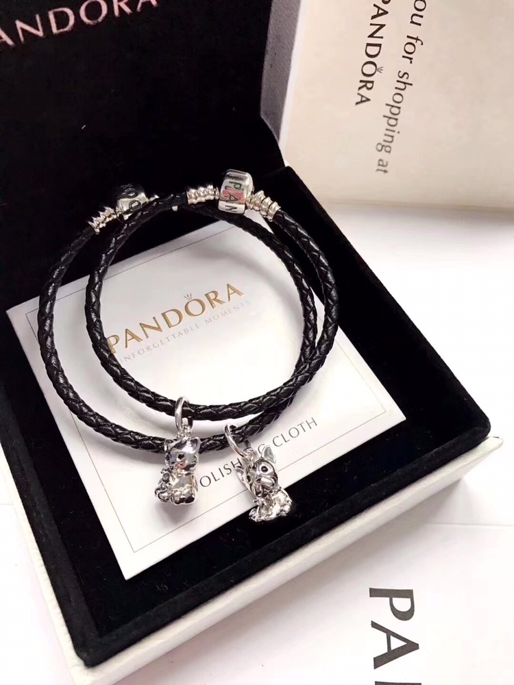 002 Pandora  bracelet