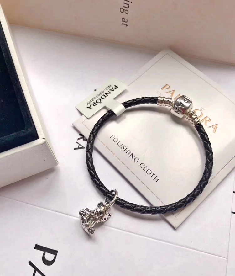 002 Pandora  bracelet